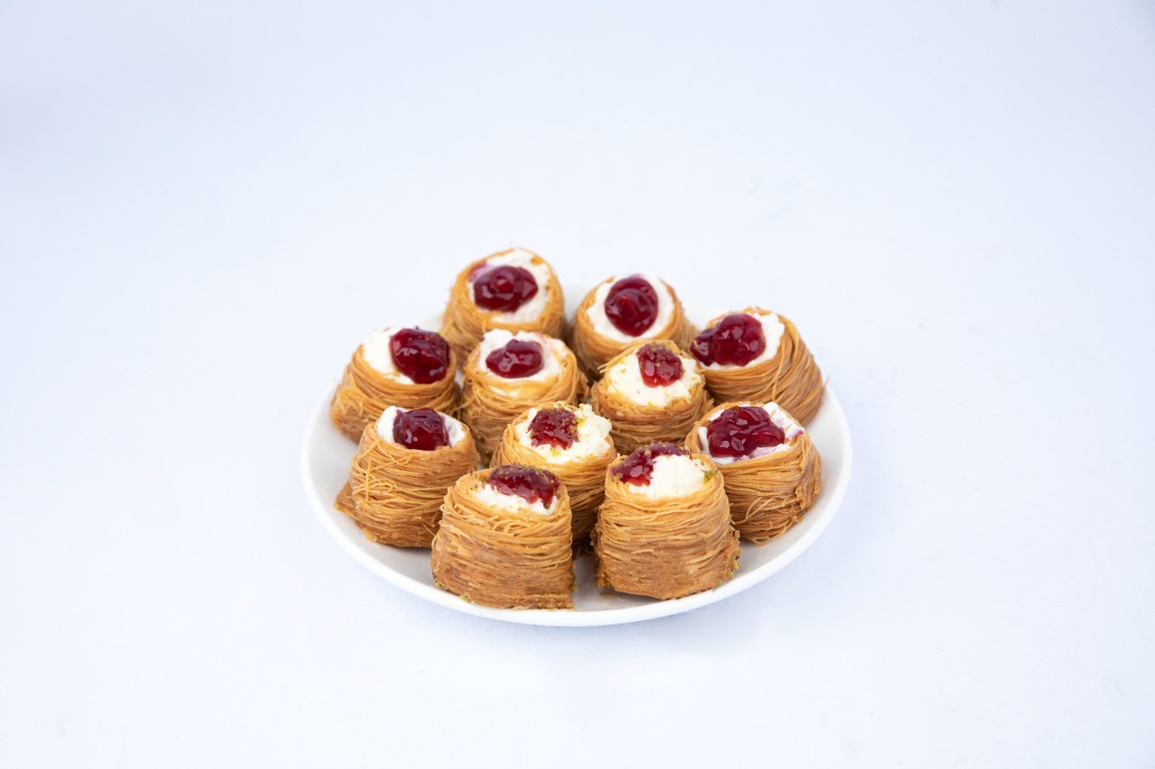 Osh Al-Bolbol Raspberry Cheese
